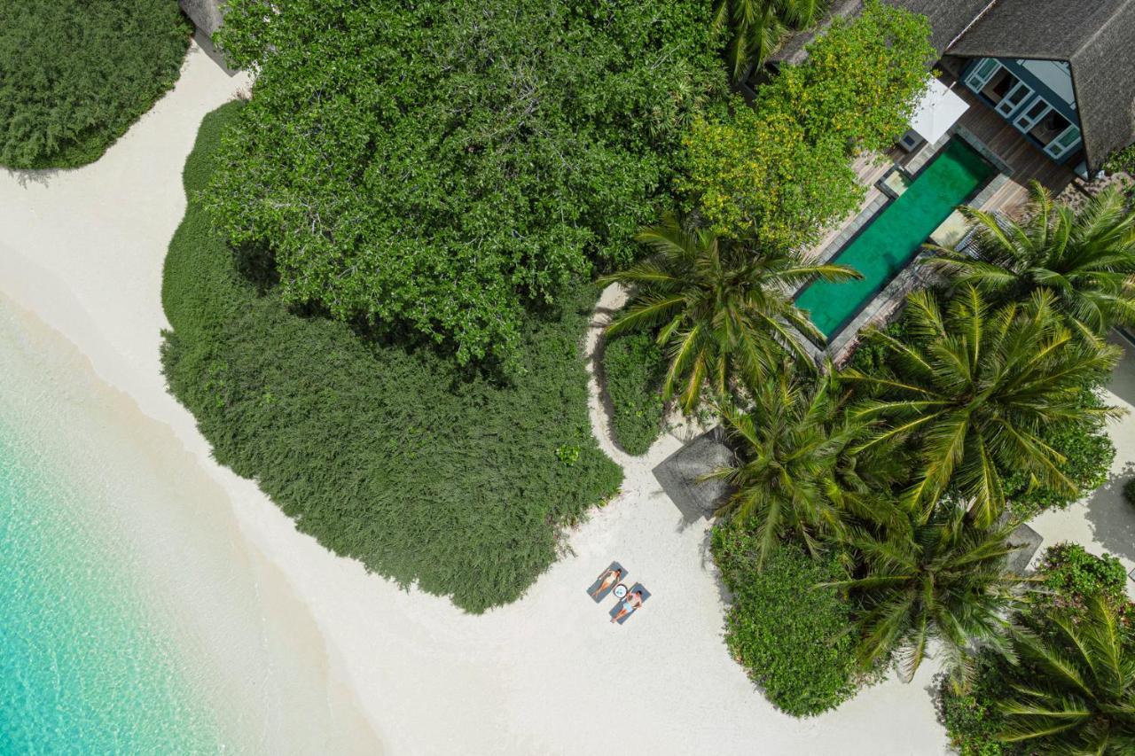 Four Seasons Resort Maldives At Landaa Giraavaru Baa Atoll Exterior photo