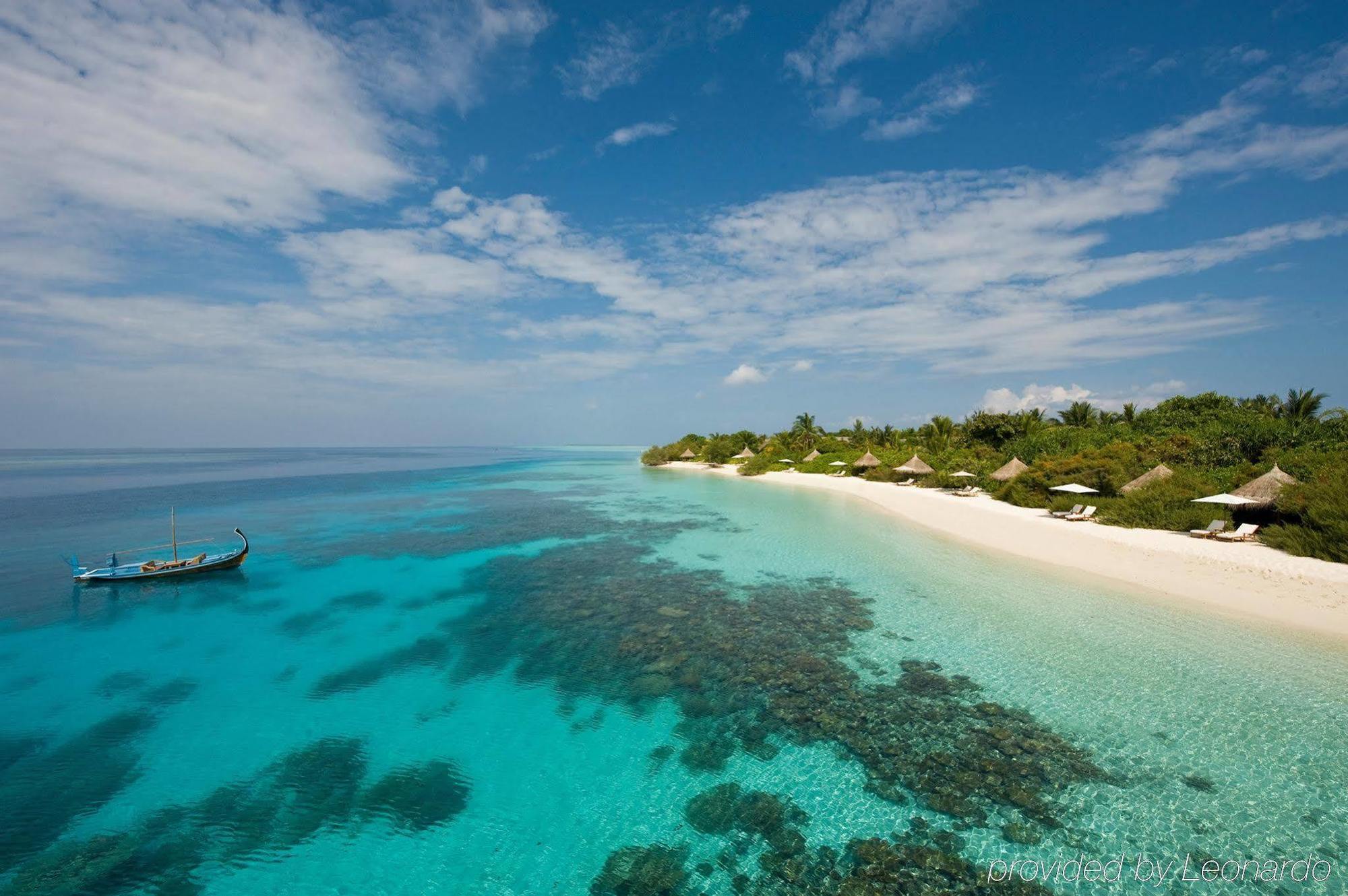 Four Seasons Resort Maldives At Landaa Giraavaru Baa Atoll Exterior photo